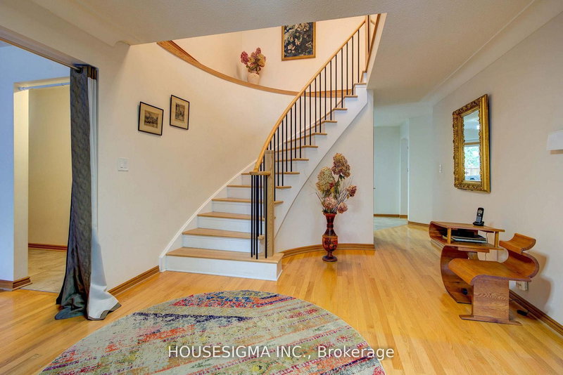 542 Rankin Cres, Kingston, K7M 7L4 | Image 3