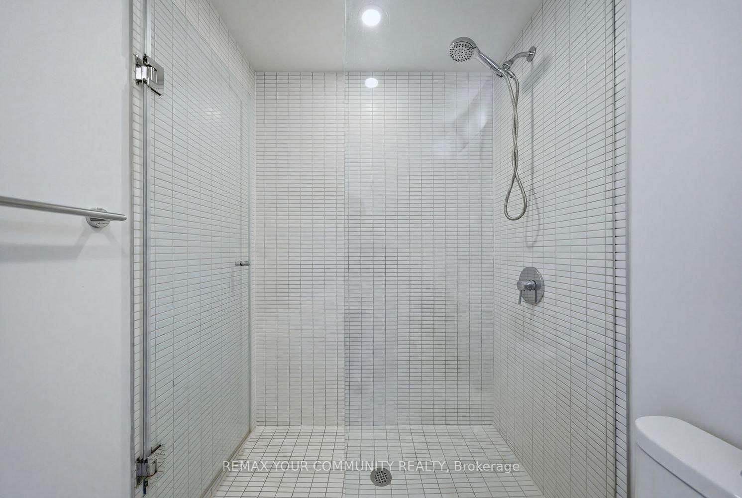 Condo for sale at 1317-1 Jarvis Street, Hamilton, Ontario, L8R 3J2 - Beasley - MLS: X12936898