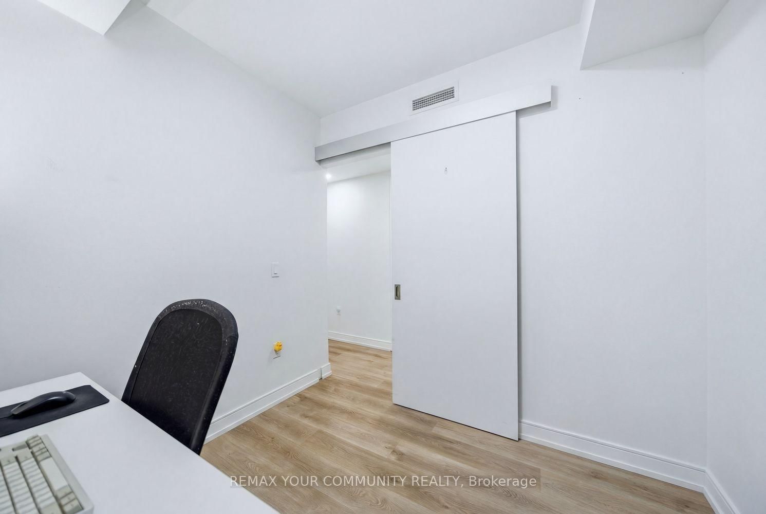 Condo for sale at 1317-1 Jarvis Street, Hamilton, Ontario, L8R 3J2 - Beasley - MLS: X12936898