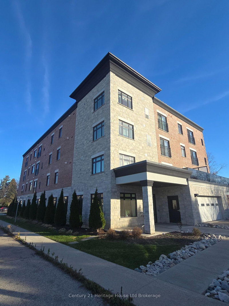 home for lease on 204-71 Metcalf Street