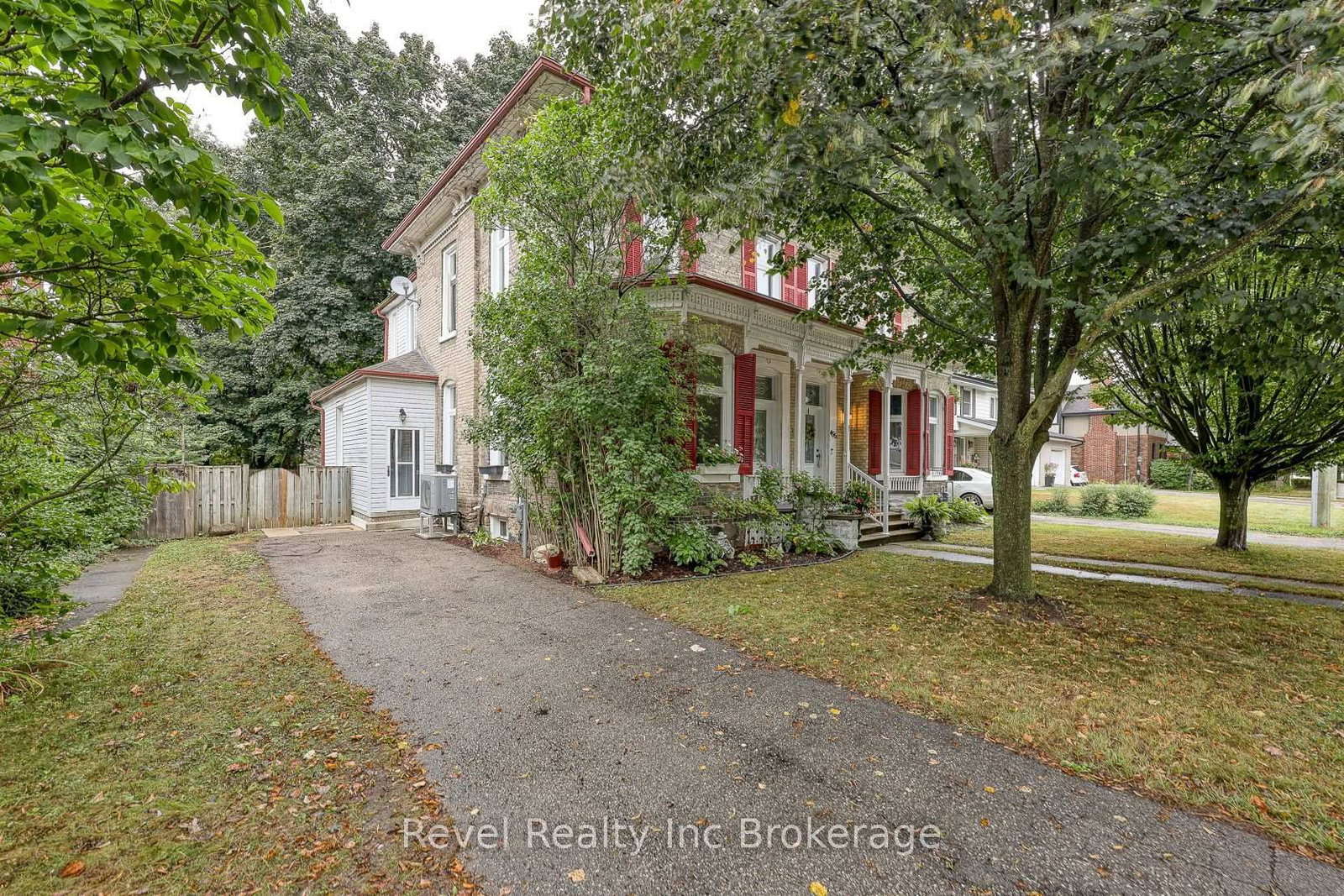 Listing Image 4