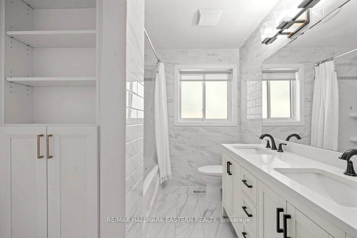 Detached House for sale at 5 Ferndale Avenue, Peterborough, Ontario, K9J 1L9 - Monaghan Ward 2 - MLS: X12937212