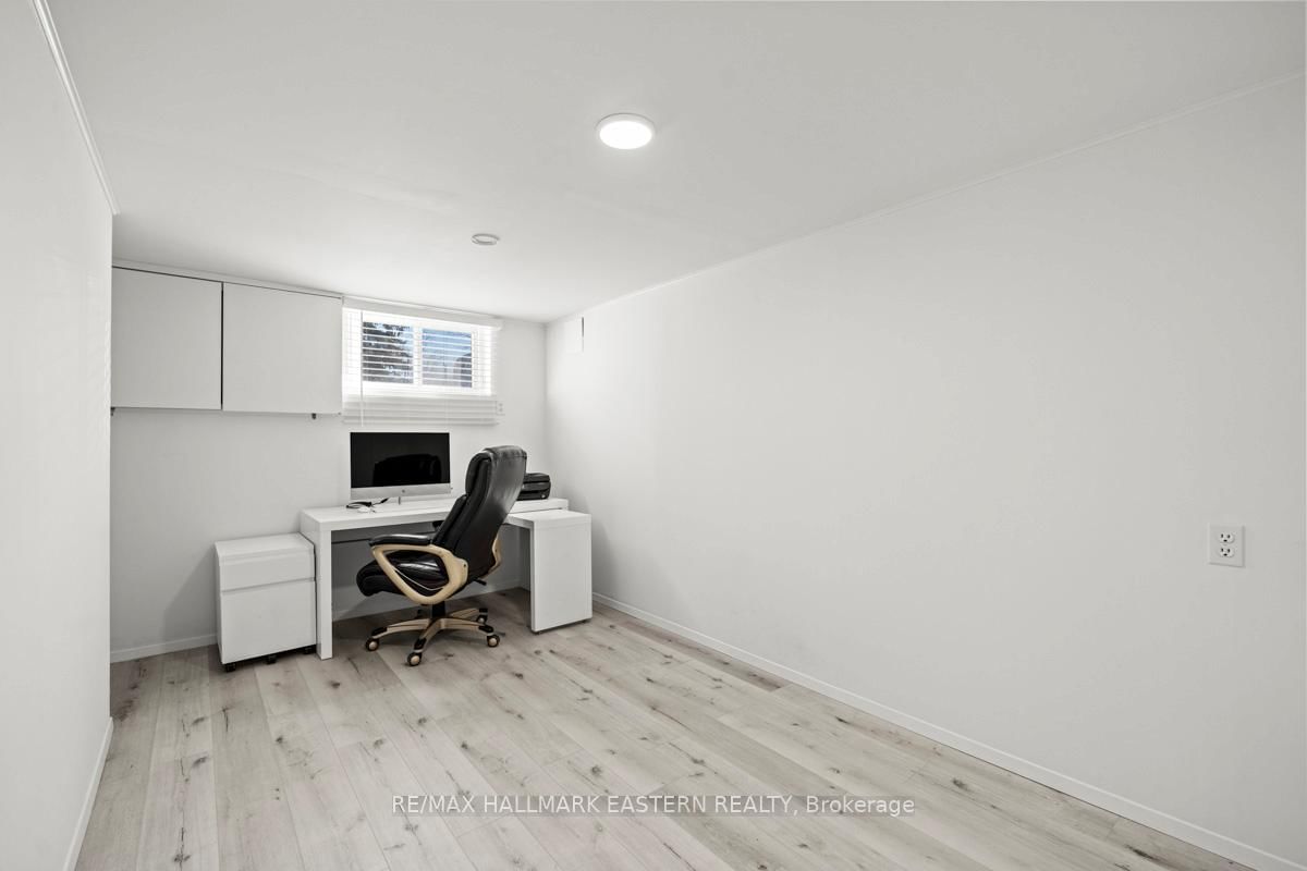 Detached House for sale at 5 Ferndale Avenue, Peterborough, Ontario, K9J 1L9 - Monaghan Ward 2 - MLS: X12937212