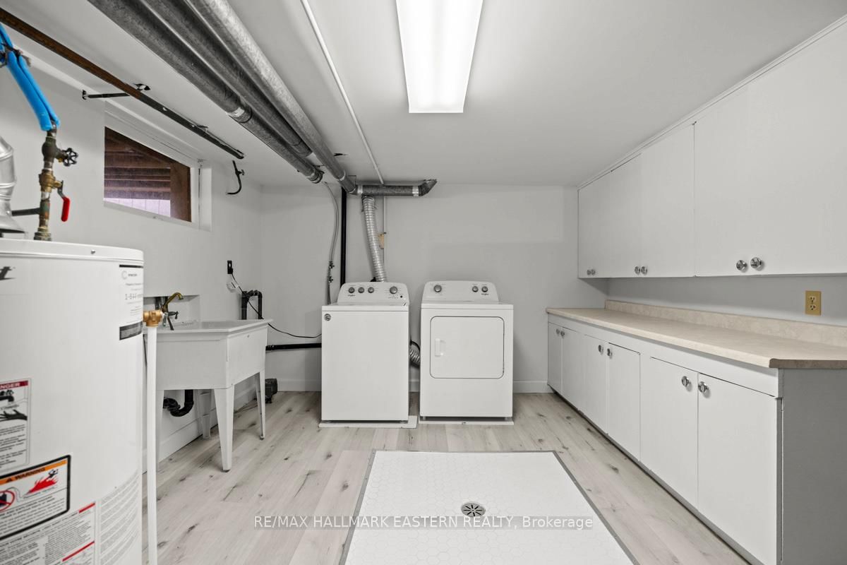 Detached House for sale at 5 Ferndale Avenue, Peterborough, Ontario, K9J 1L9 - Monaghan Ward 2 - MLS: X12937212