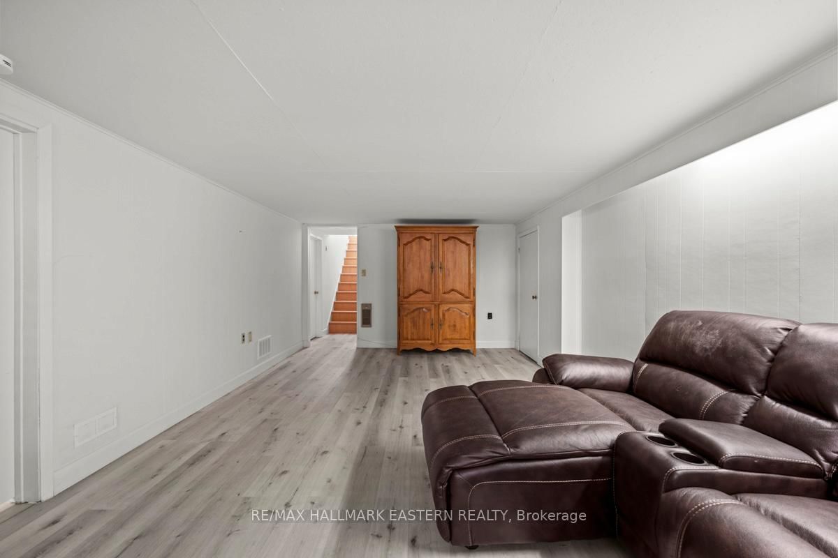 Detached House for sale at 5 Ferndale Avenue, Peterborough, Ontario, K9J 1L9 - Monaghan Ward 2 - MLS: X12937212