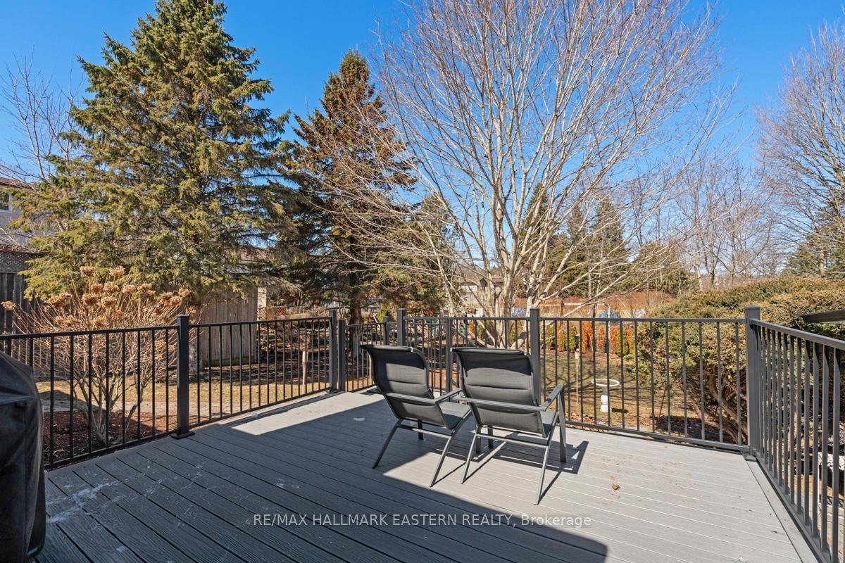 Detached House for sale at 5 Ferndale Avenue, Peterborough, Ontario, K9J 1L9 - Monaghan Ward 2 - MLS: X12937212