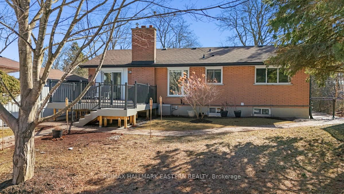 Detached House for sale at 5 Ferndale Avenue, Peterborough, Ontario, K9J 1L9 - Monaghan Ward 2 - MLS: X12937212