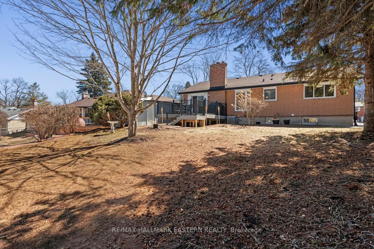 Detached House for sale at 5 Ferndale Avenue, Peterborough, Ontario, K9J 1L9 - Monaghan Ward 2 - MLS: X12937212