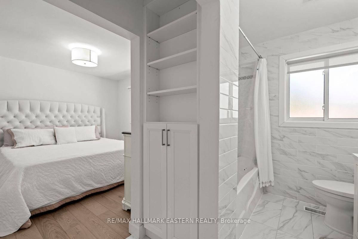 Detached House for sale at 5 Ferndale Avenue, Peterborough, Ontario, K9J 1L9 - Monaghan Ward 2 - MLS: X12937212