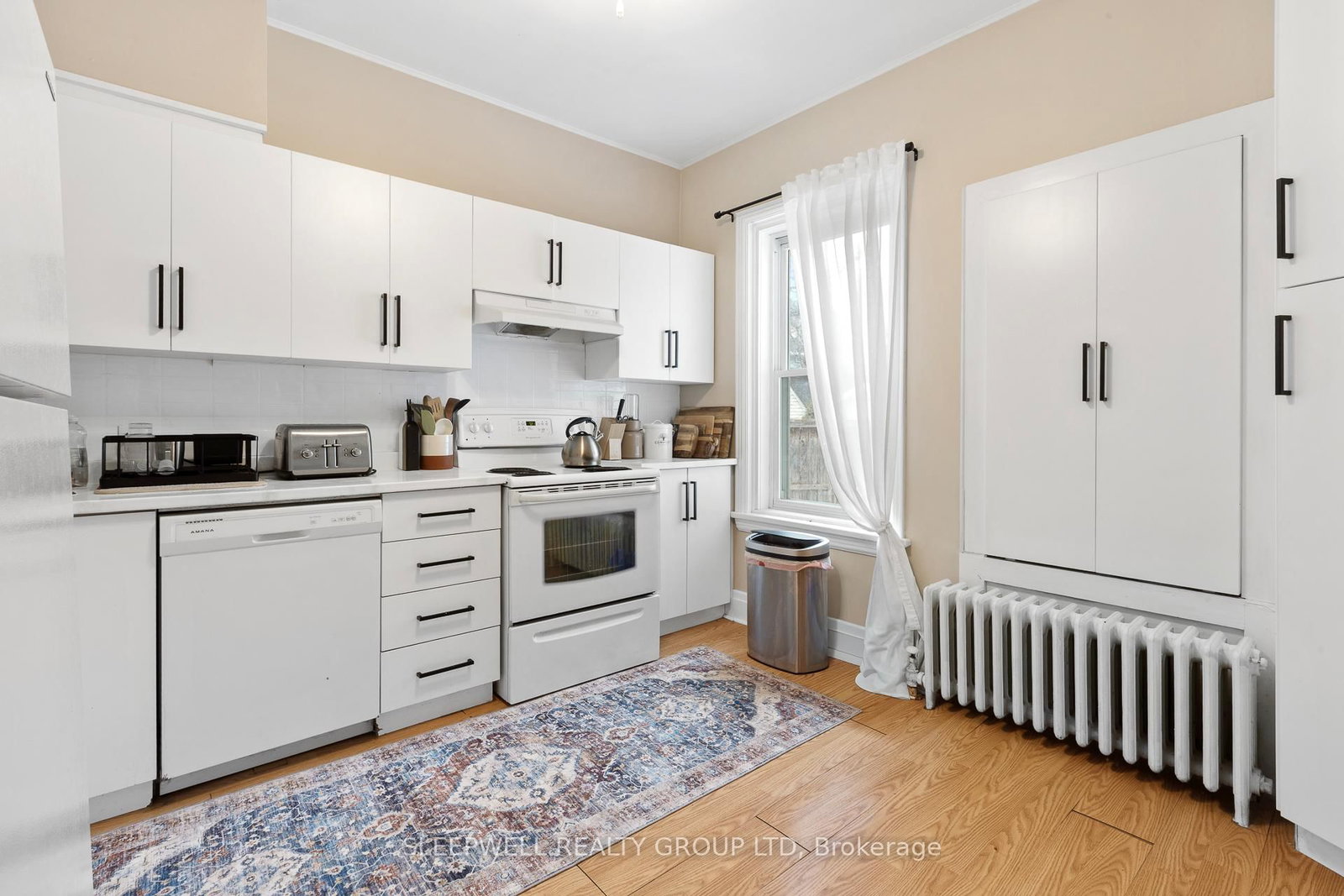 Listing Image 7