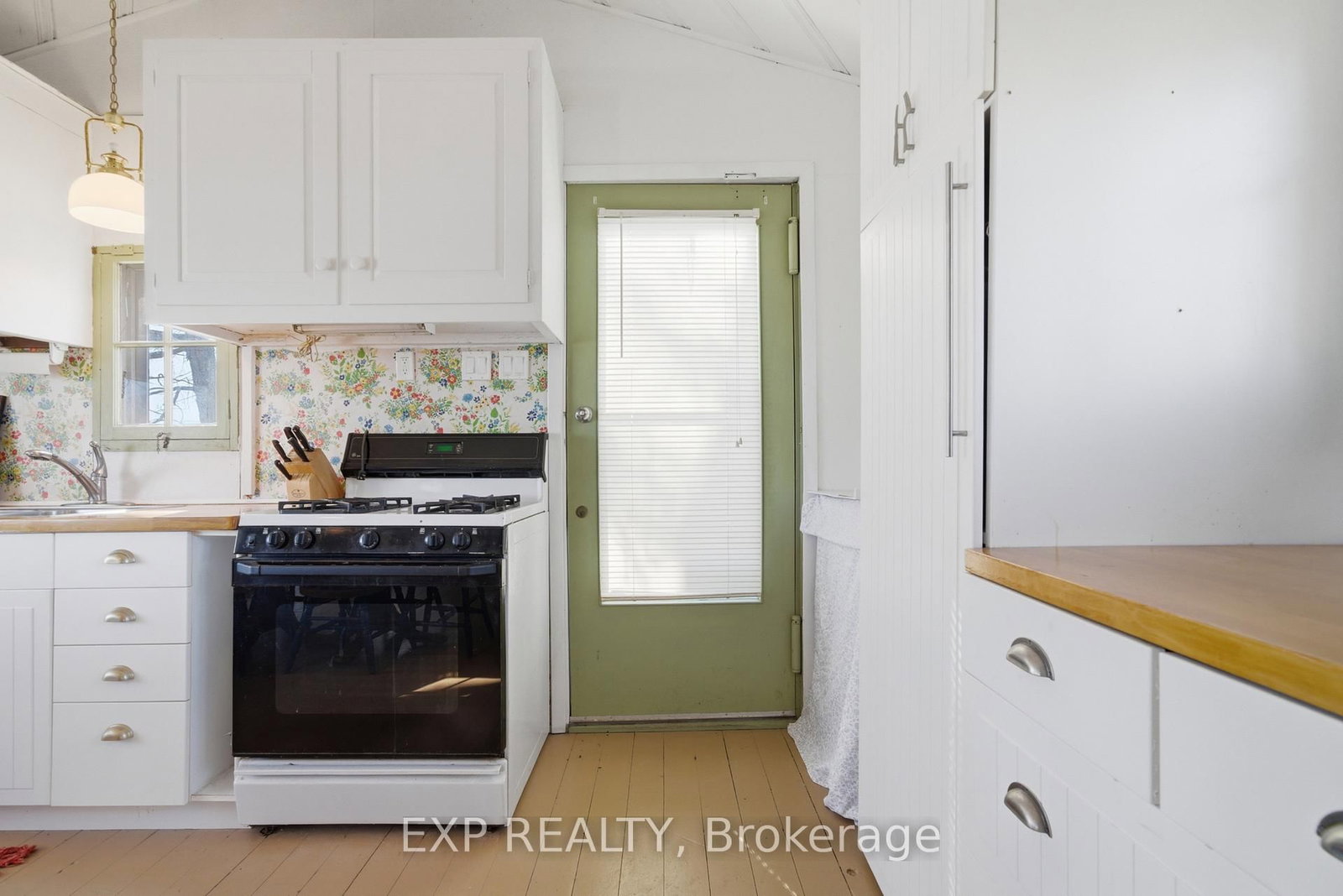 32 Quinte View Road • Bath, ON photo 13