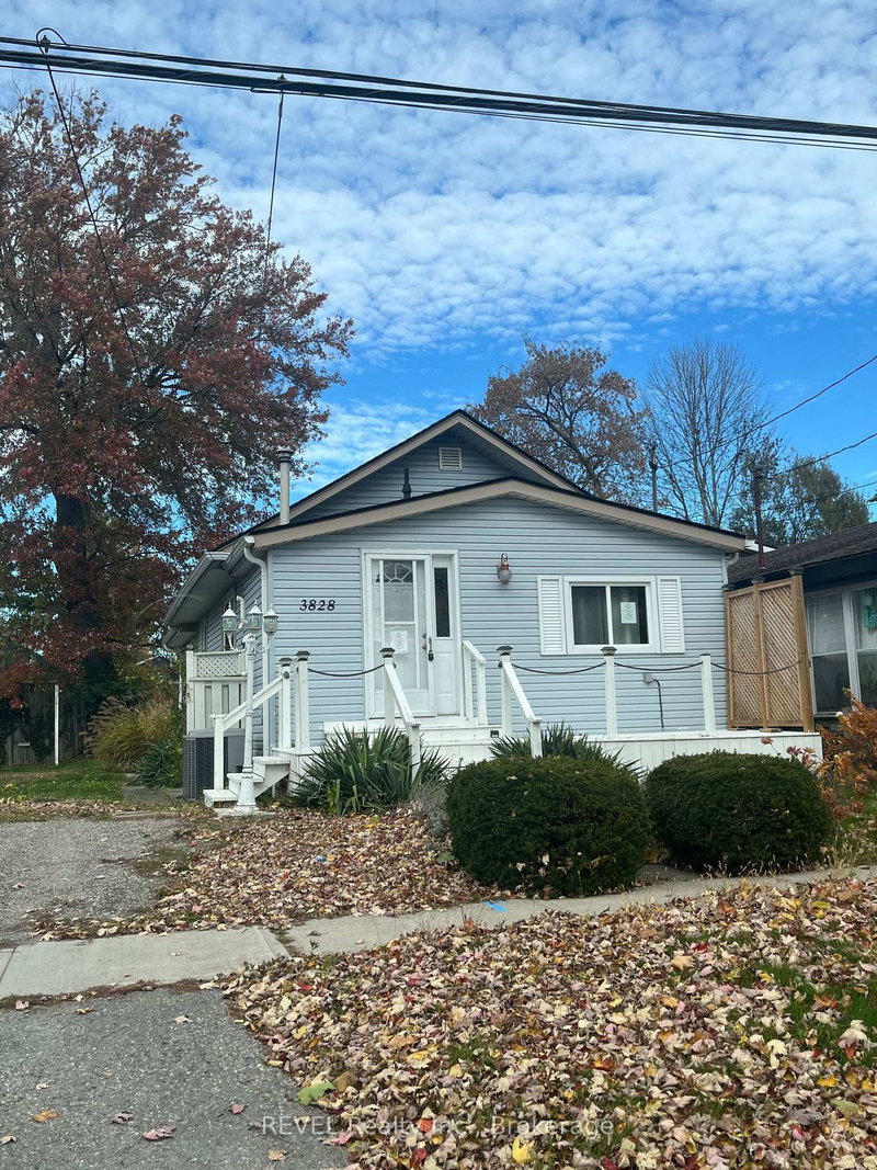 home for sale on 3828 Roxborough Avenue