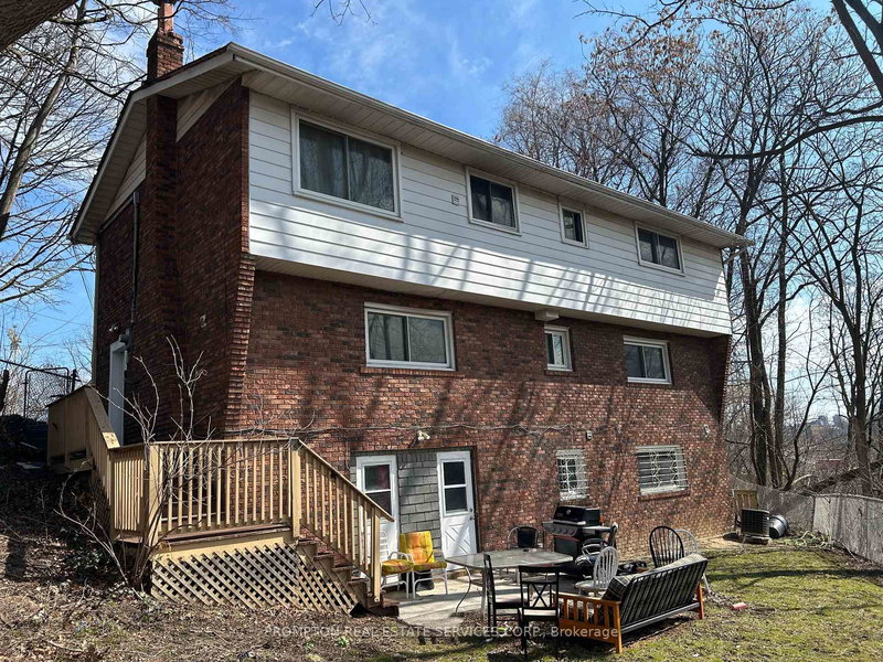 195 Cline Ave S, Hamilton, L8S 1W5 | Image 2