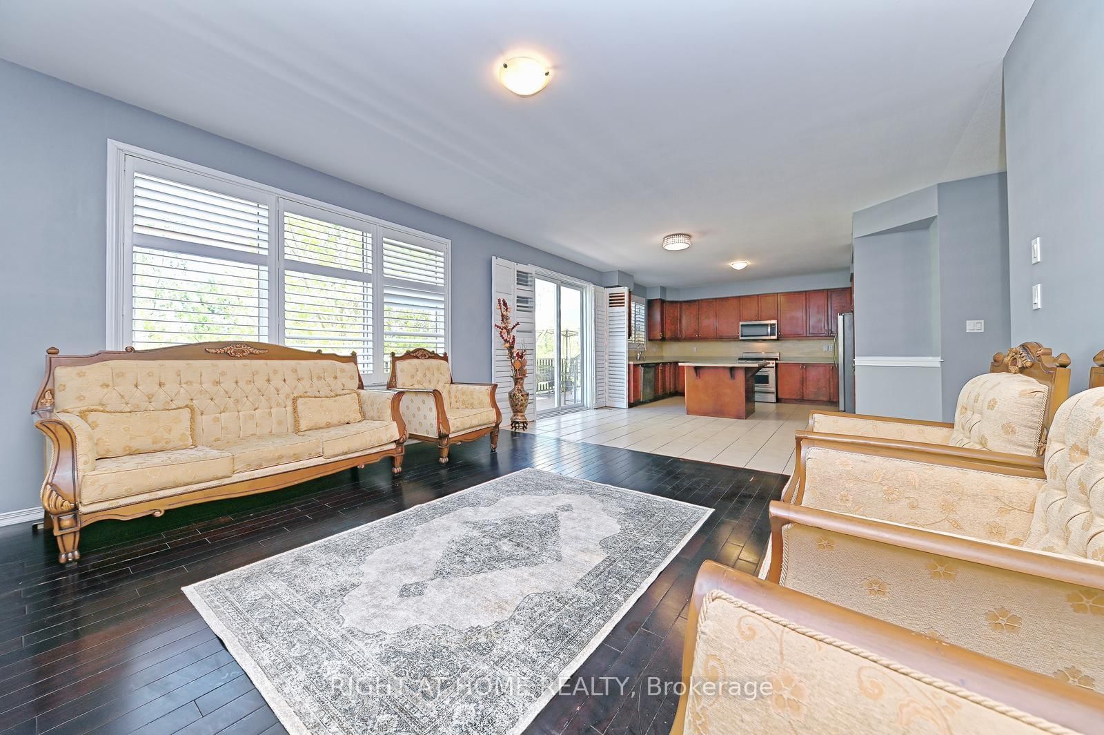 292 Falling Green Crescent - Photo 10