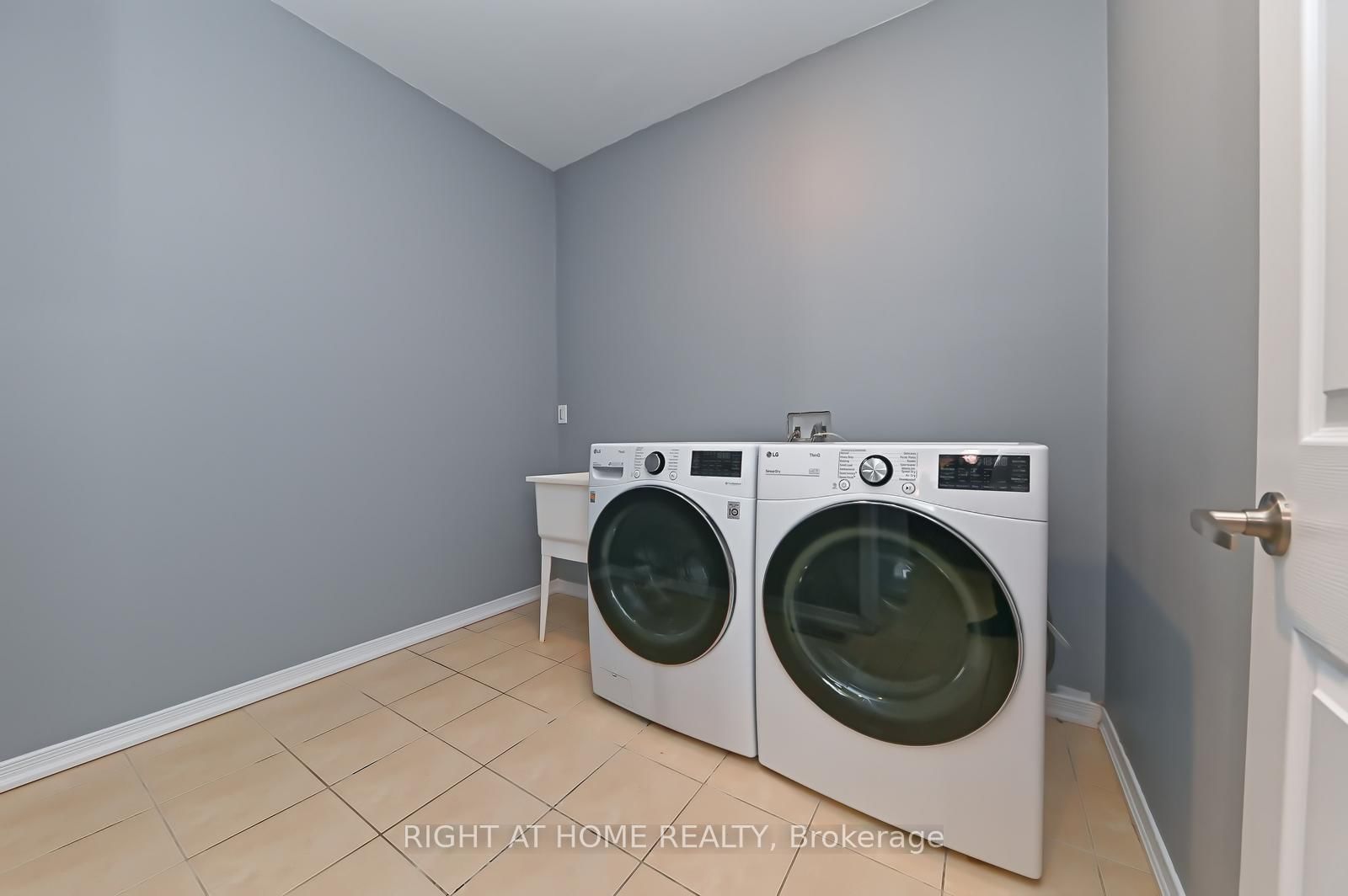 292 Falling Green Crescent - Photo 13