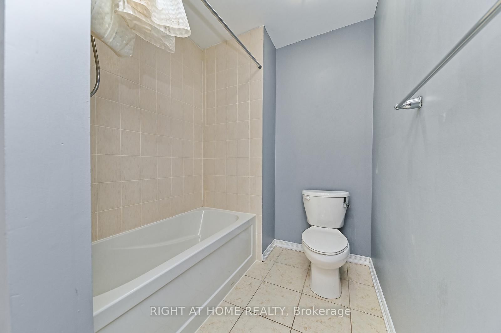 292 Falling Green Crescent - Photo 18