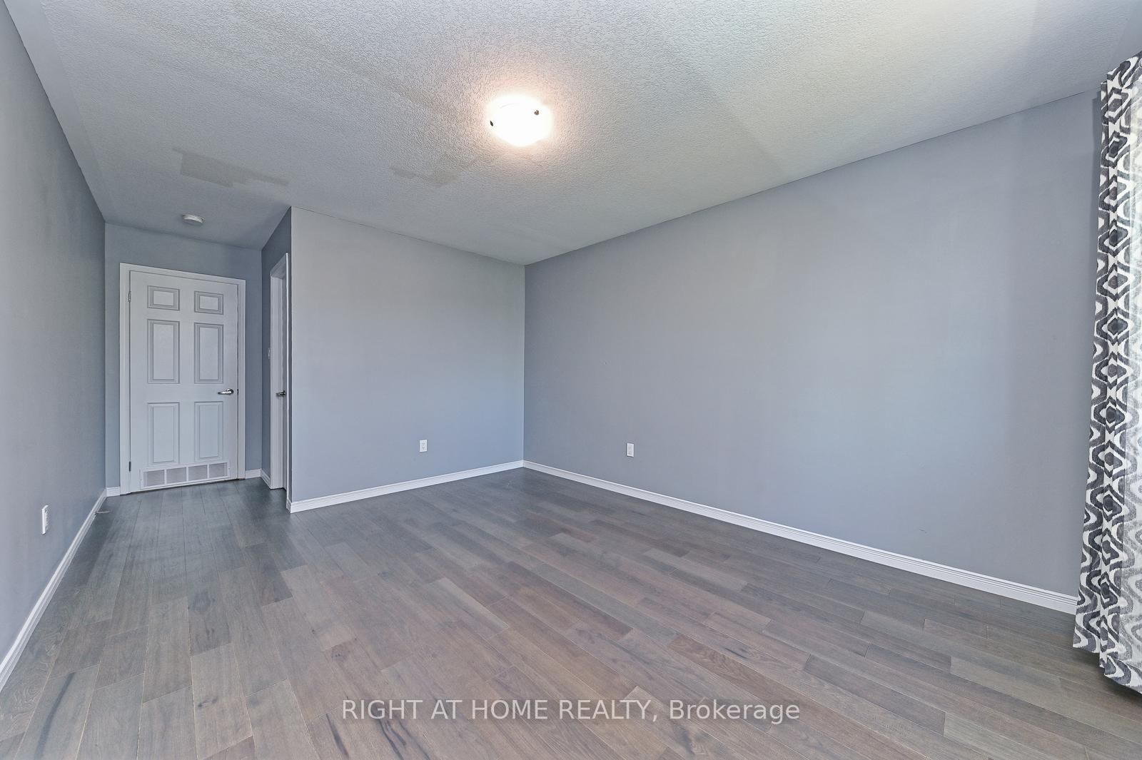 292 Falling Green Crescent - Photo 19