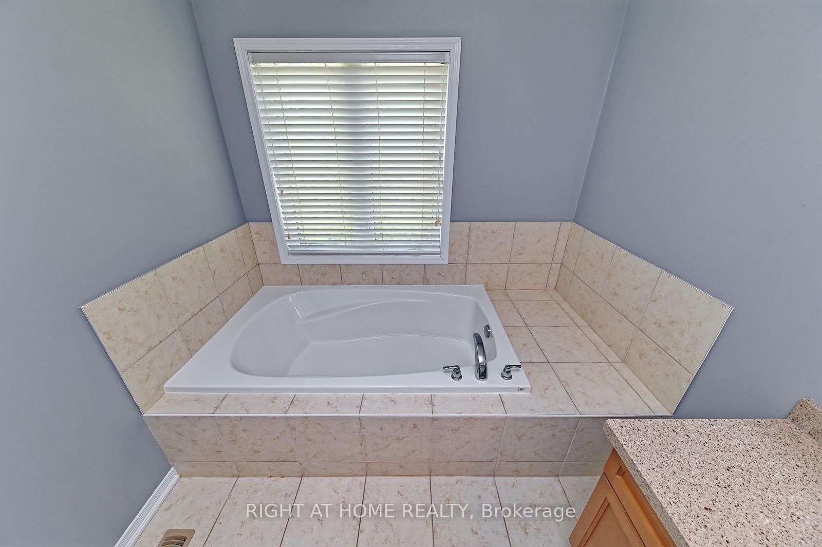 292 Falling Green Crescent - Photo 23