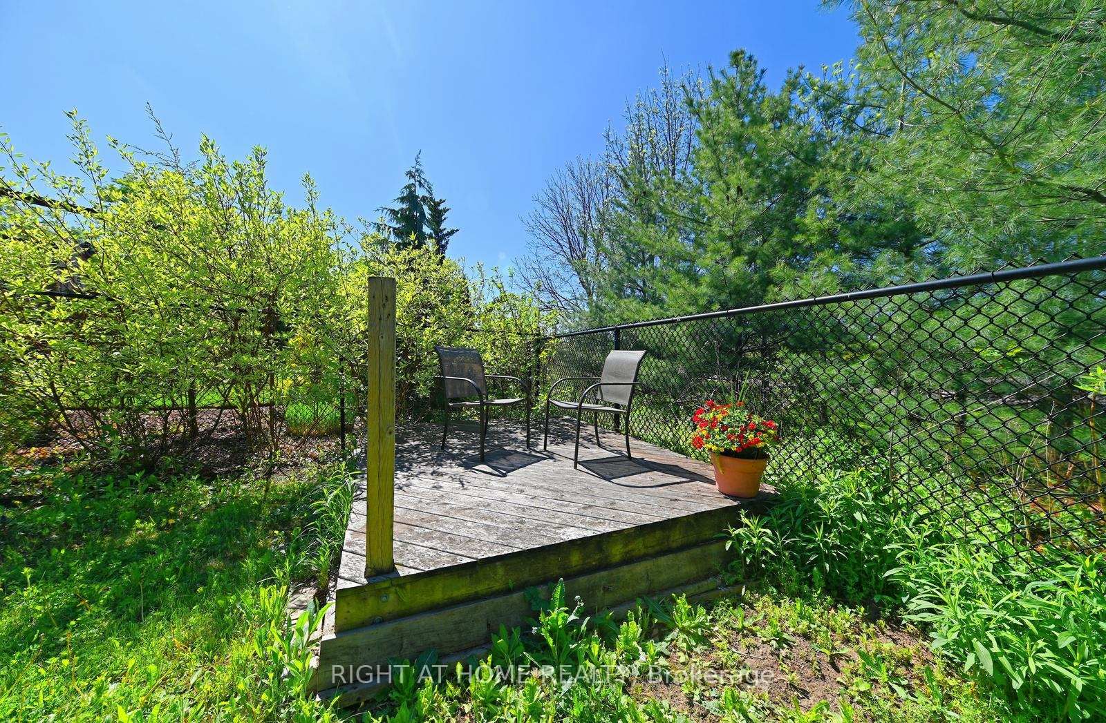 292 Falling Green Crescent - Photo 37