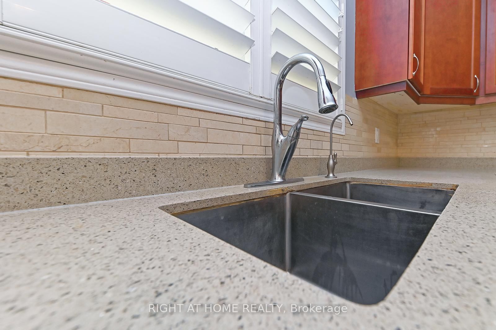 292 Falling Green Crescent - Photo 7