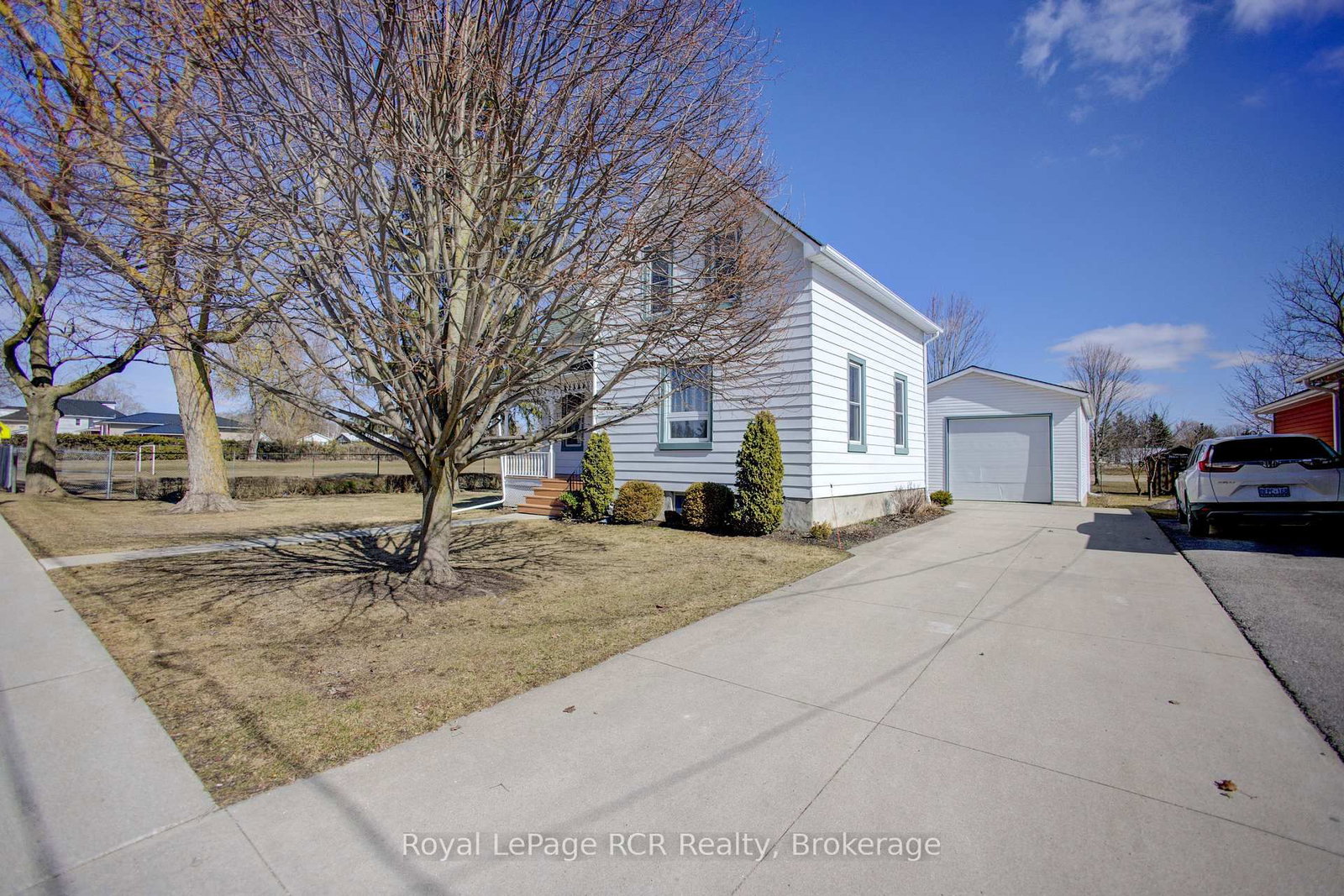 440 S Reserve Avenue • North Perth, ON photo 2
