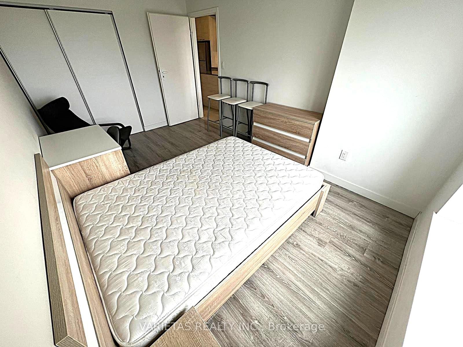 280 Lester Street, Unit 522 - Photo 11