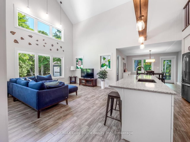 110 Maple Golf Crescent