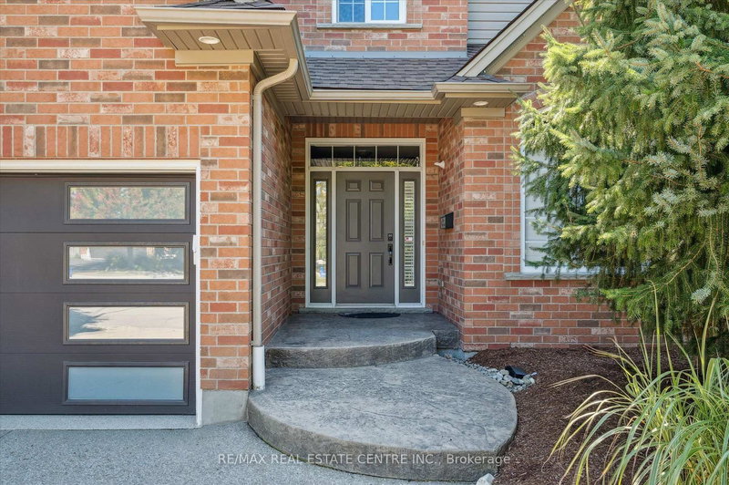 417 Palamino Pl, Waterloo, N2K 4K5 | Image 3