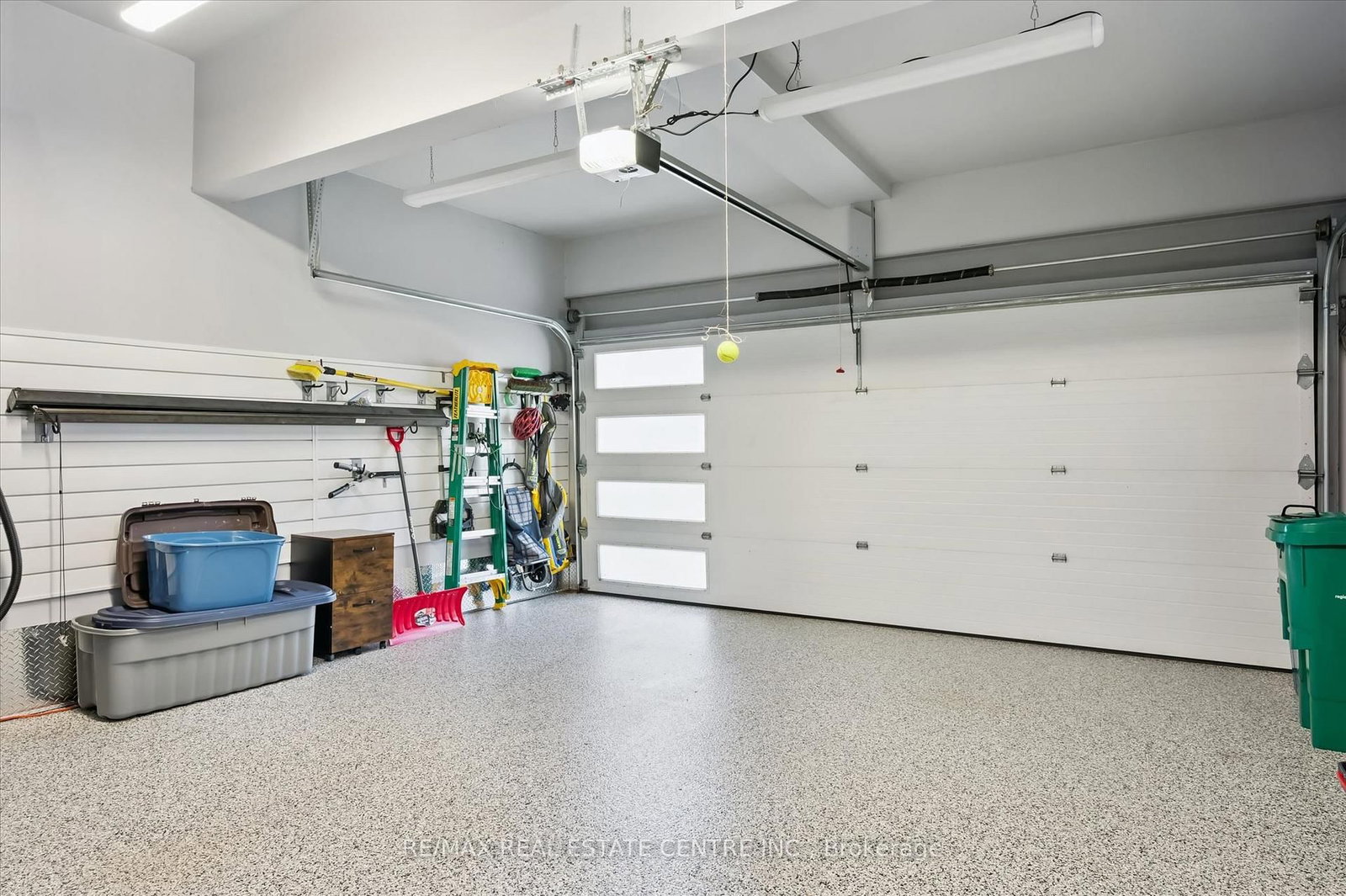 Listing Image 40