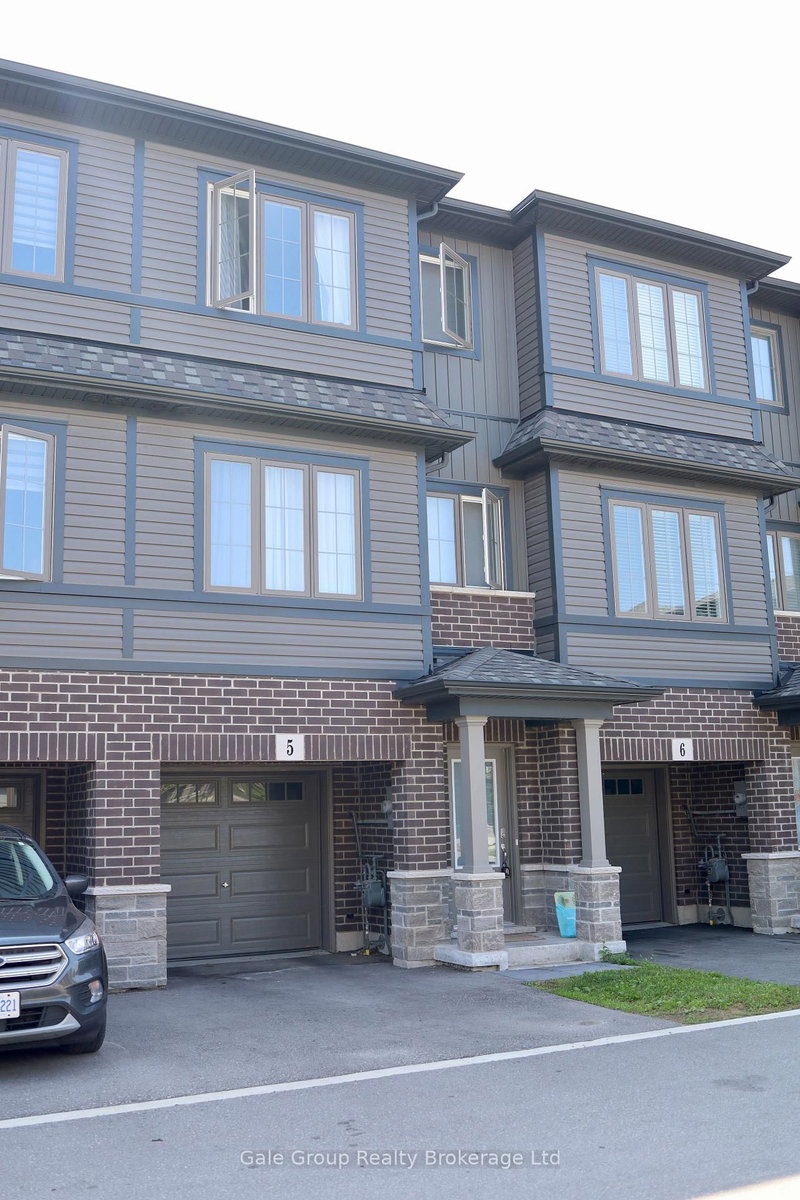 home for lease on Unit 5-124 Compass Trail