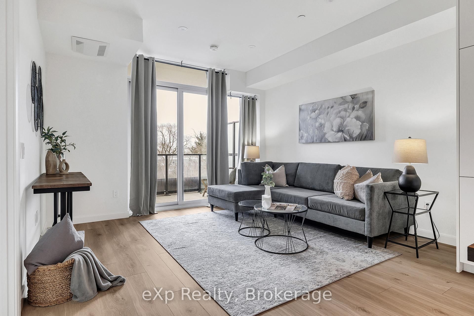 741 King Street W, Unit 306