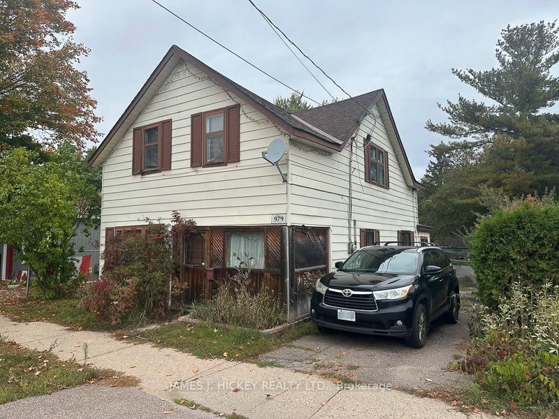 home for sale on 979 Lea Street