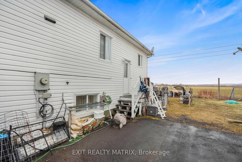 991 Jacynthe St, Hawkesbury, K6A 3W4 | Image 3