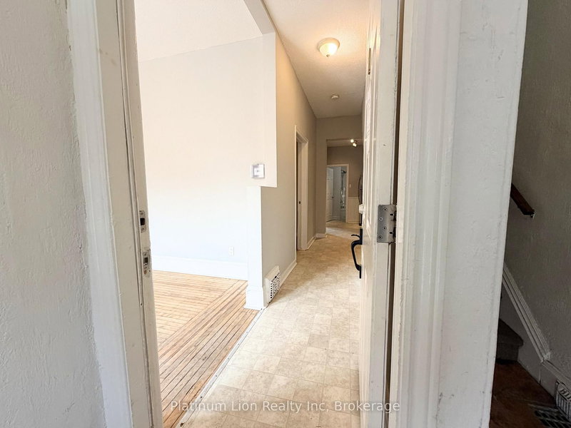 1 - 92 Grant Ave, Hamilton, L8N 2X7 | Image 2