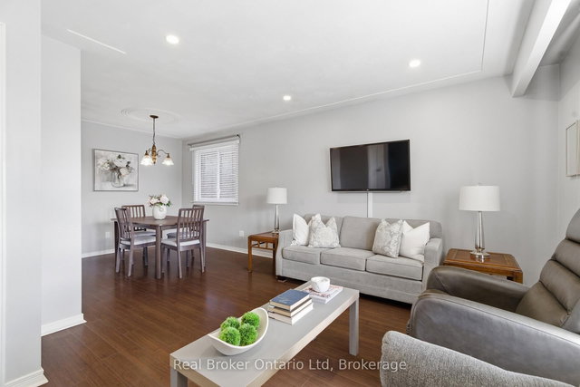 10 Brookside Crescent