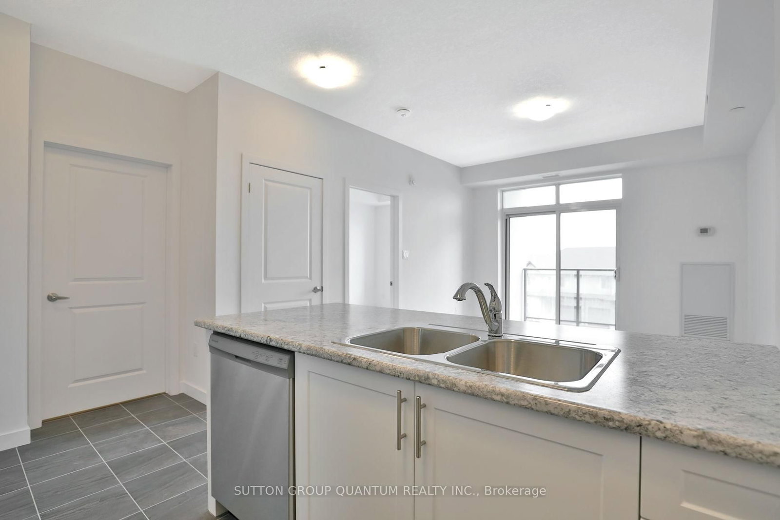 Condo for lease at 319-101 Shoreview Place, Hamilton, Ontario, L8E 0K2 - Stoney Creek - MLS: X12938644