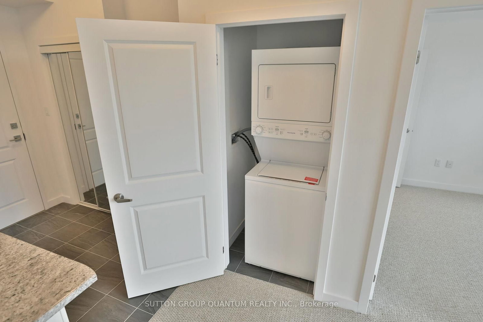 Condo for lease at 319-101 Shoreview Place, Hamilton, Ontario, L8E 0K2 - Stoney Creek - MLS: X12938644