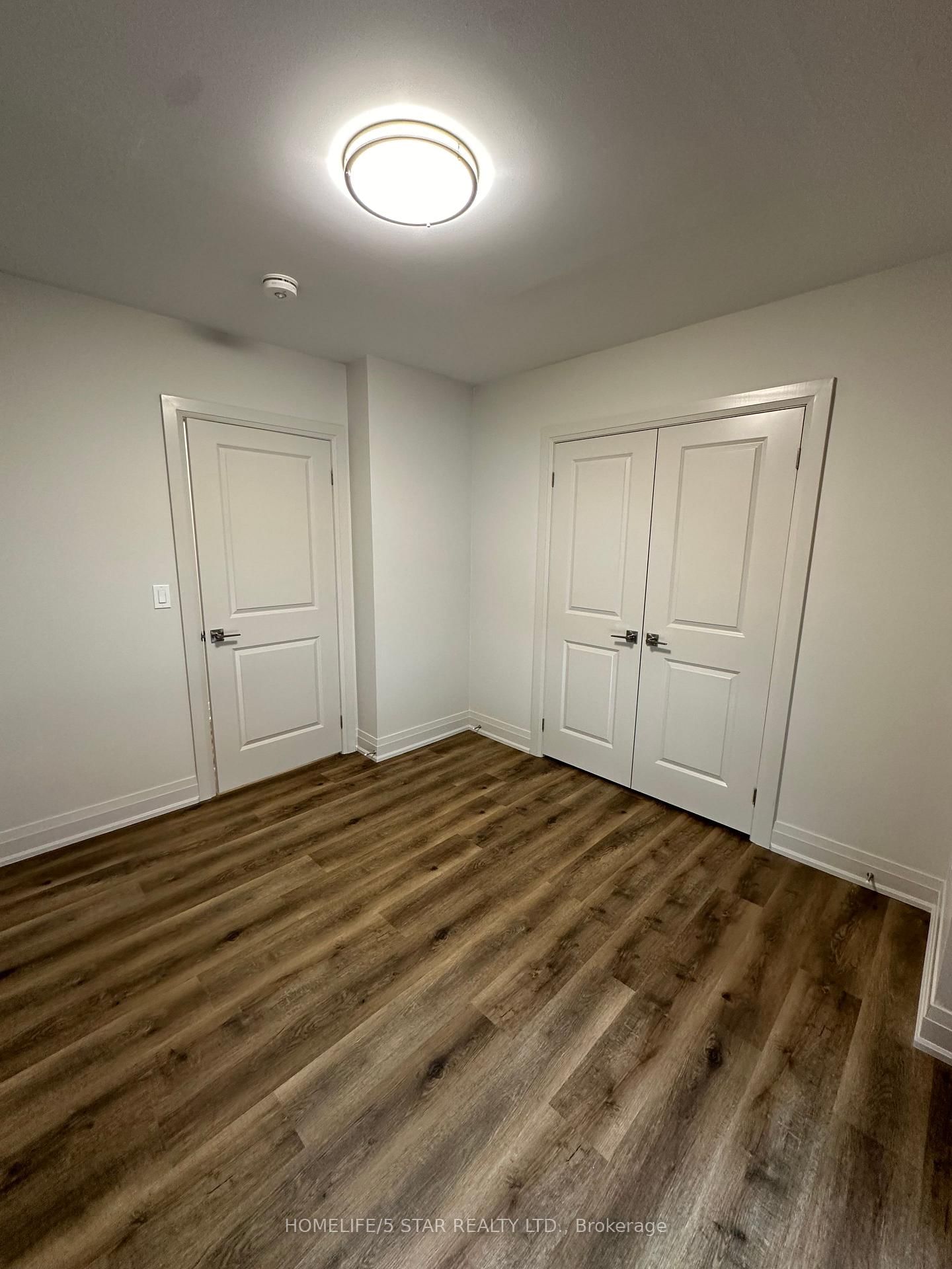 Semi-Detached House for lease at 201-837 King Street, Hamilton, Ontario, L8M 1B3 - Gibson - MLS: X12938684