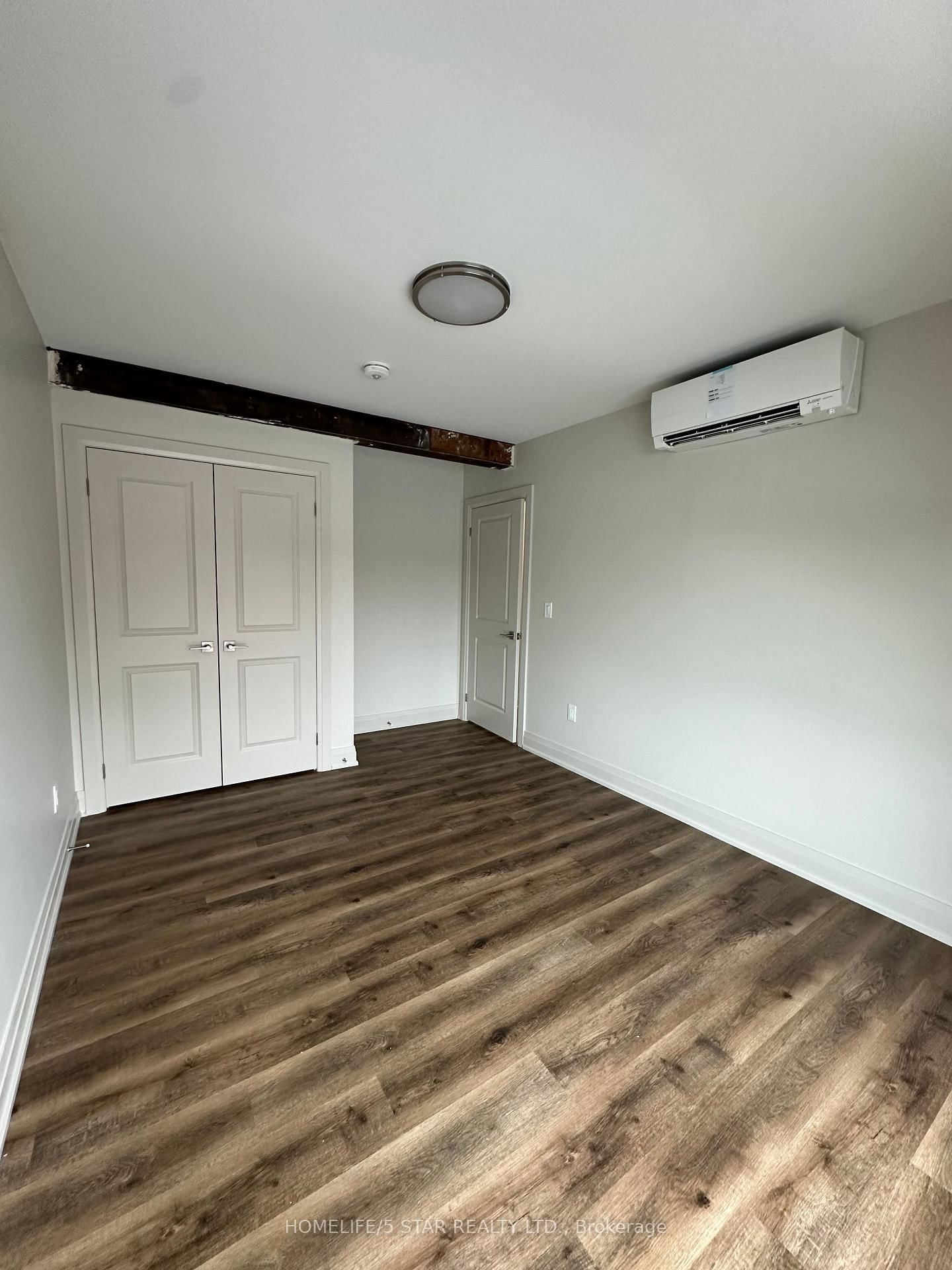 Semi-Detached House for lease at 201-837 King Street, Hamilton, Ontario, L8M 1B3 - Gibson - MLS: X12938684