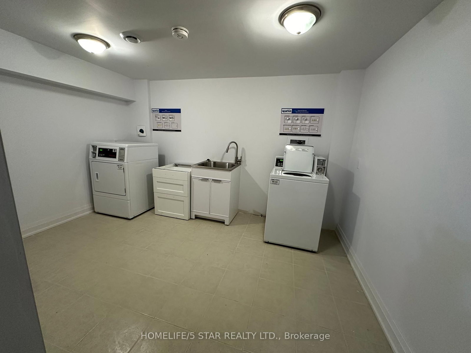 Semi-Detached House for lease at 201-837 King Street, Hamilton, Ontario, L8M 1B3 - Gibson - MLS: X12938684