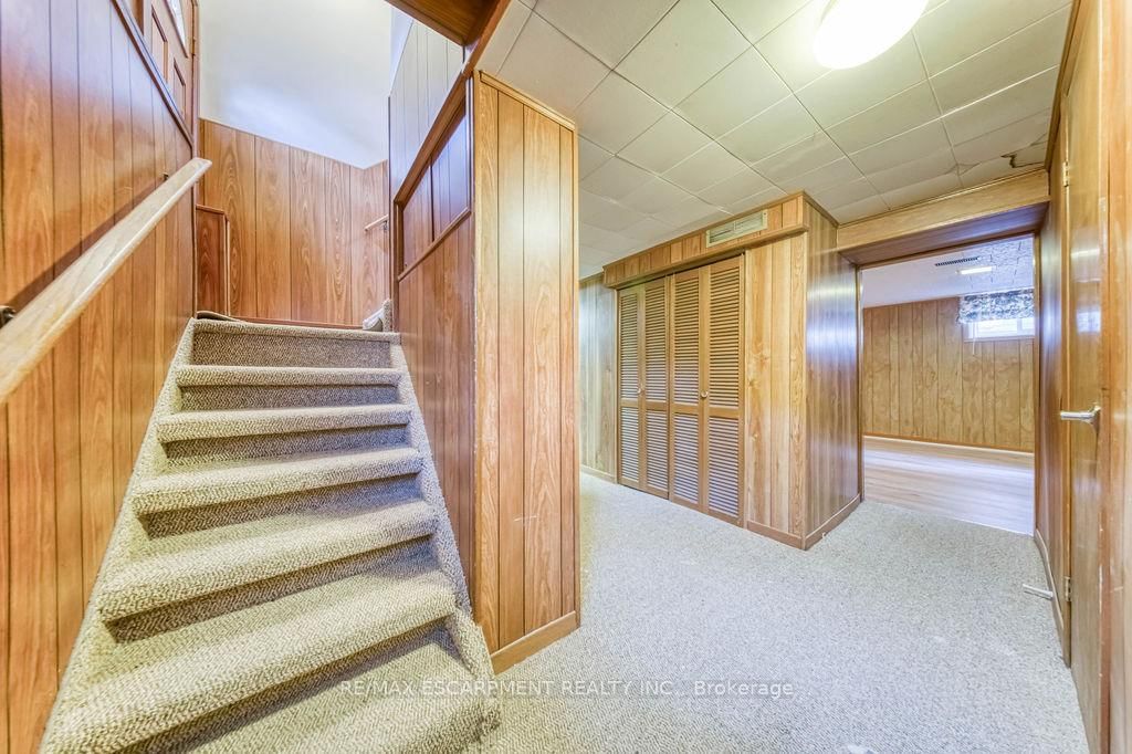 Detached House for sale at 22 David Avenue, Hamilton, Ontario, L9A 3V1 - Hill Park - MLS: X12938786