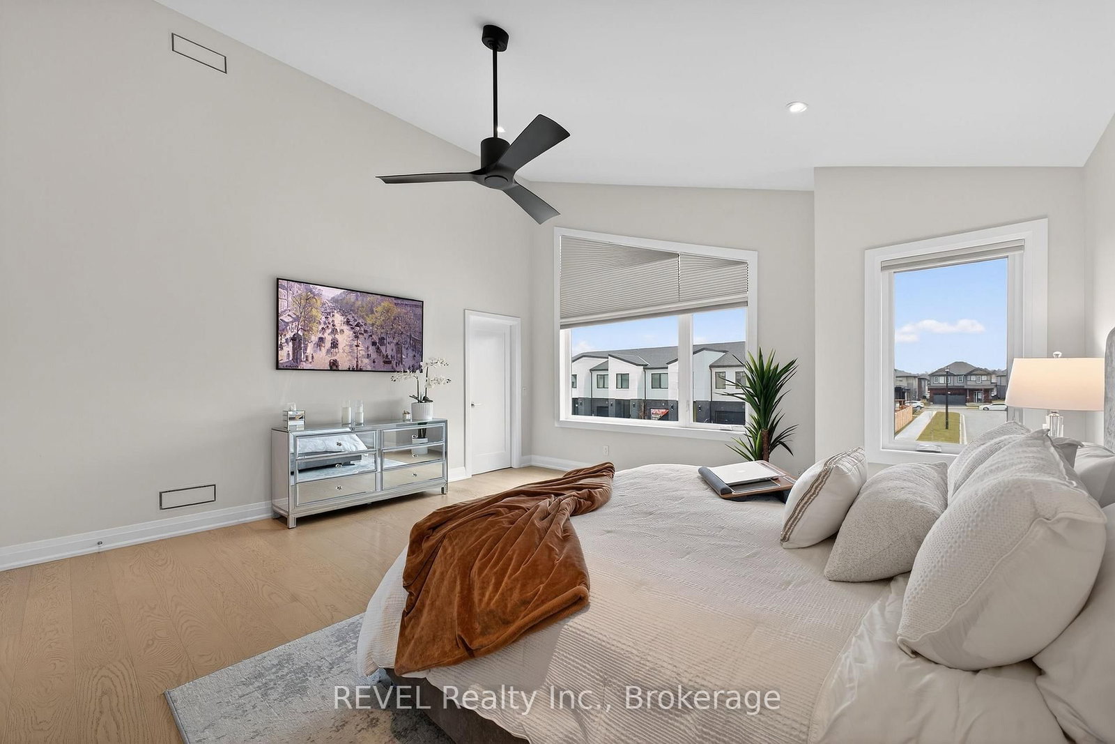 Detached House for sale at 17 Arsenault Crescent, Pelham, Ontario, L0S 1E1 - Fonthill - MLS: X12938802