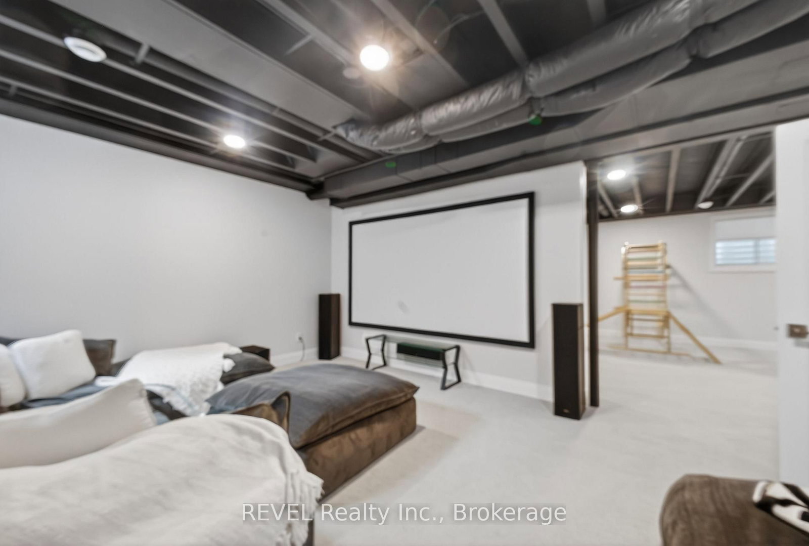 Detached House for sale at 17 Arsenault Crescent, Pelham, Ontario, L0S 1E1 - Fonthill - MLS: X12938802