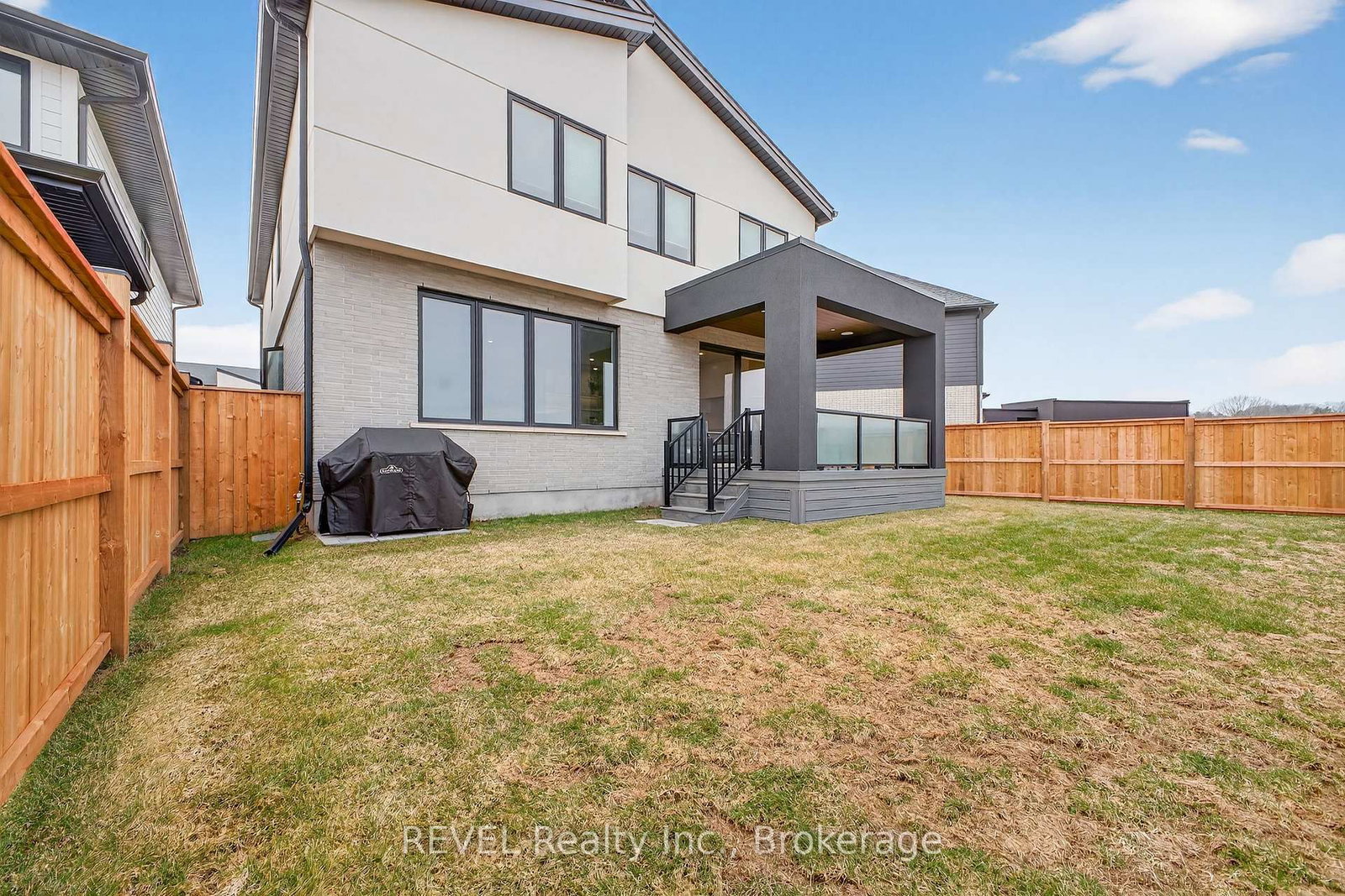 Detached House for sale at 17 Arsenault Crescent, Pelham, Ontario, L0S 1E1 - Fonthill - MLS: X12938802