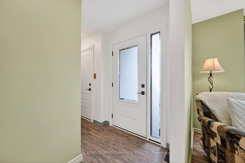 107 Lorne St, Smiths Falls, K7A 3L1 | Image 2