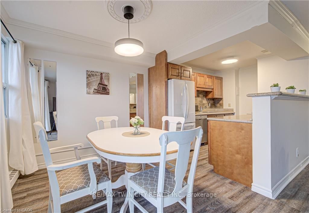 793 COLBORNE Street, Unit 202 - Photo 5