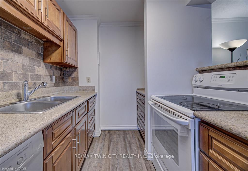 793 COLBORNE Street, Unit 202 - Photo 7