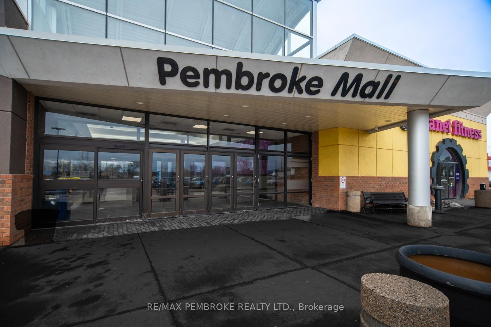 1100 Pembroke Street E - Photo 2