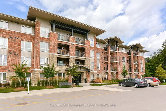 210 - 625 St David Street S