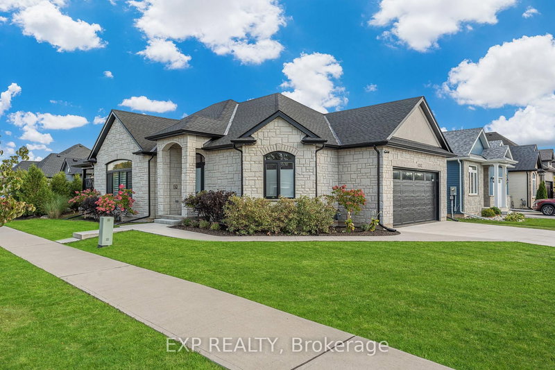 4242 Village Creek Dr, Fort Erie, L0S 1S0 | Image 2